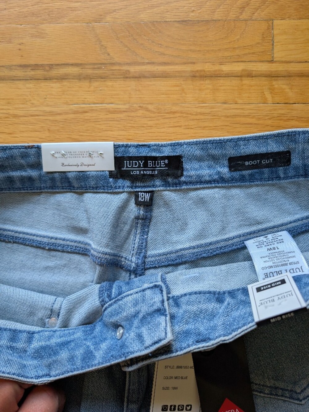 Judy Blue Plus Size NWT Light Blue Flare Jeans - Picture 3 of 9